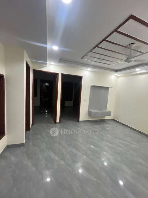 2 BHK Flat In Solanki Property for Rent  In 871, Block Wz