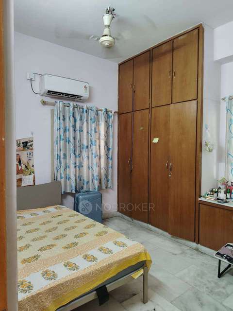 Single Room for Female In 3 BHK  In Garden View Residency In Whitefields