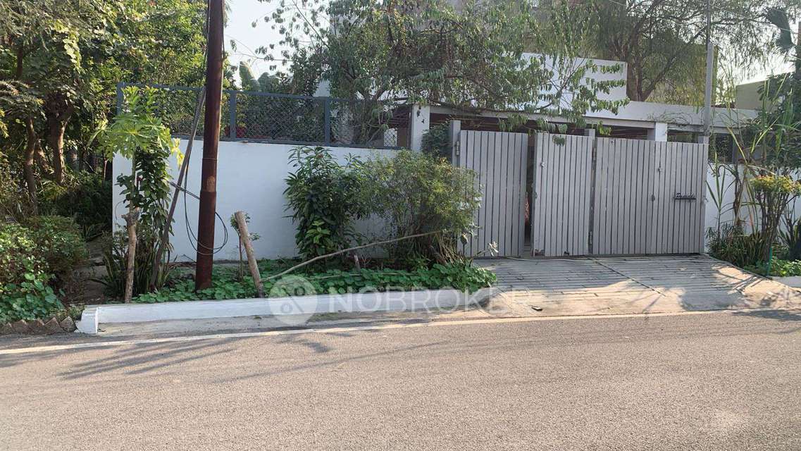 4+ BHK House For Sale  In Sector 51