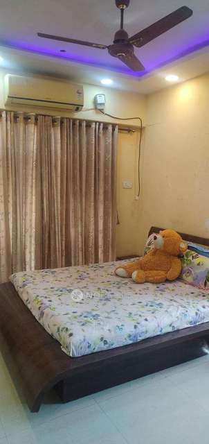 Single Room for Female In 3 BHK  In Rassaz Castle In Andheri East