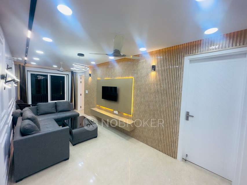 4 BHK Flat In Sb for Rent  In Janakpuri