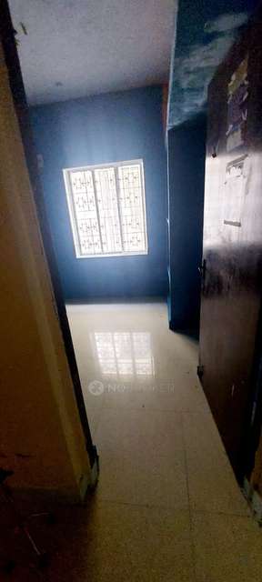 2 BHK Flat In Vasanth Apartments For Sale  In 3rd Pallam Street