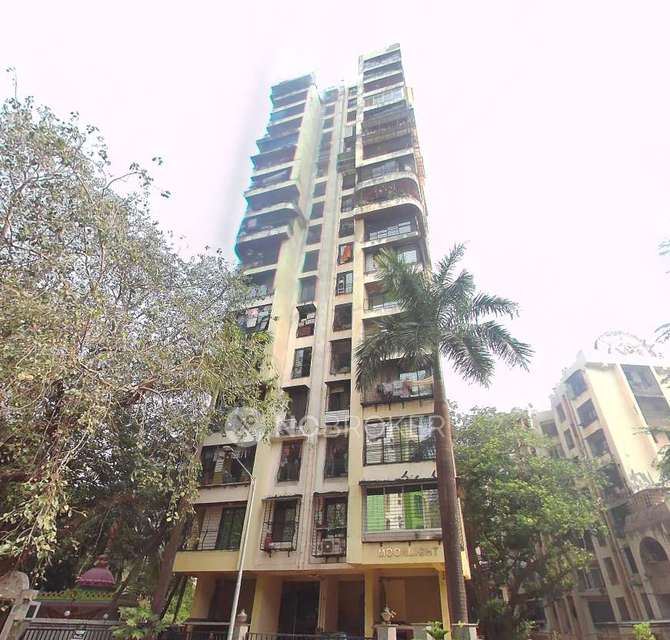 Shared Room for Female In 2 BHK  In Moonlight In Malad West 