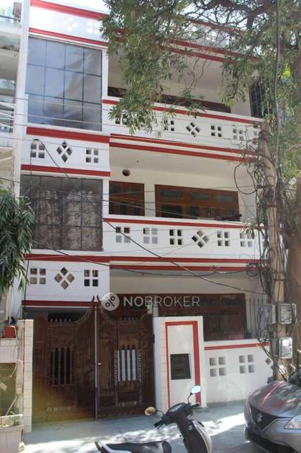 PG for Boys in Sector 17