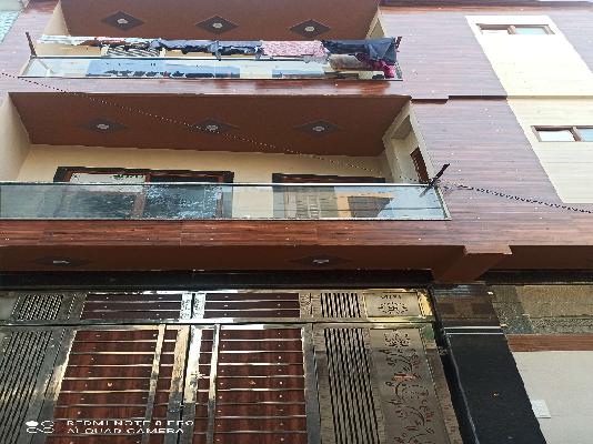 2 BHK House for Rent  In Sector 105