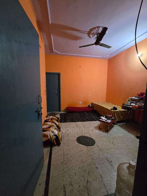 Single Room for Female In 2 BHK  In Beta 1