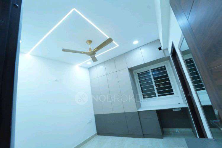 3 BHK Flat In Lakshmi Cadillac For Sale  In Lakshmi Cadillac