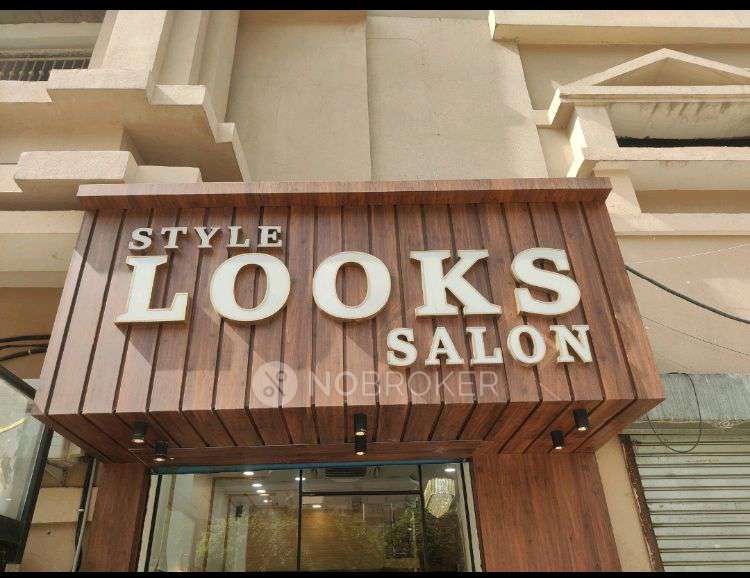 Shop in Sector 76 Rd, Noida for sale 