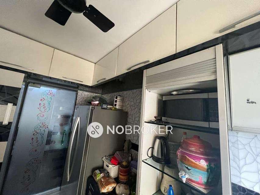 2 BHK Flat In Abhimaan Building For Sale  In Goregaon West