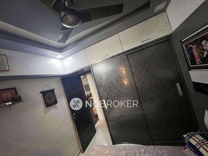 2 BHK Flat In Abhimaan Building For Sale  In Goregaon West