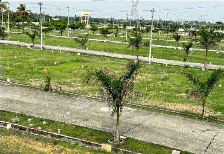 Plot For Sale  In Oraiyan Express City In Mulbagalu