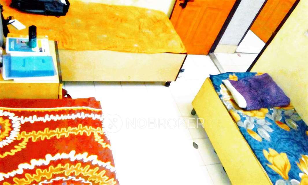 1 BHK Flat For Sale  In Laxmi Nagar 