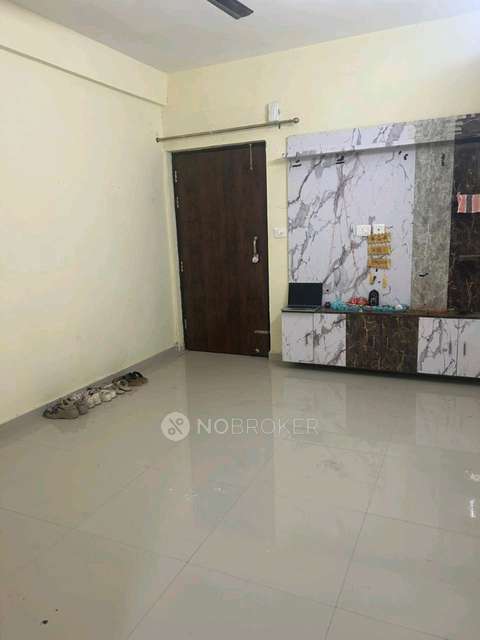 Single Room for Female In 2 BHK  In Pyramid Elite In Sector 86