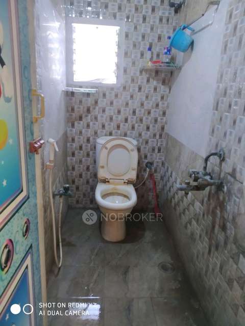 2 BHK Flat In Prime Loc & Main Road Property For Sale  In Madipakkam