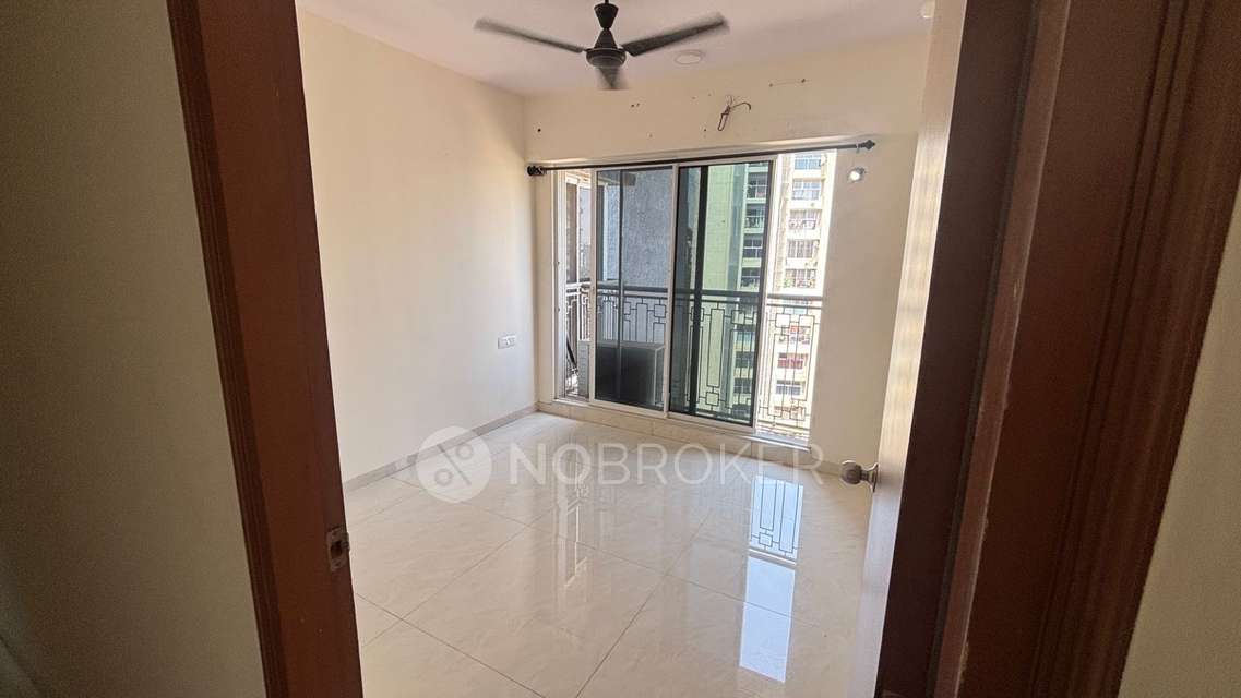 Single Room for Female In 2 BHK  In Sayaba Opal In Nehru Nagar, Kurla