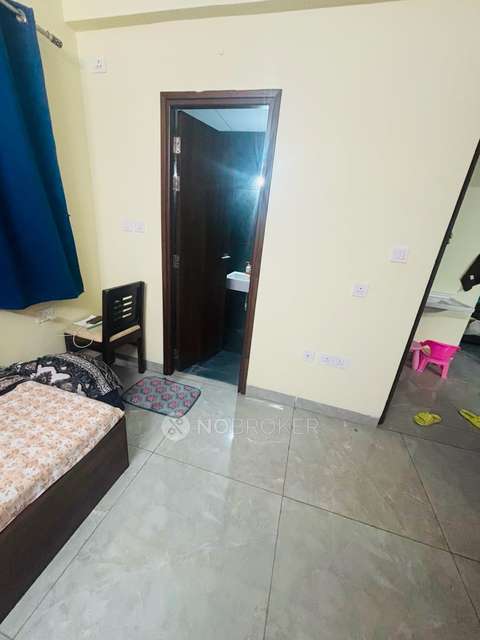 Single Room for Female In 2 BHK  In Hallmark Skyrena In Narsingi