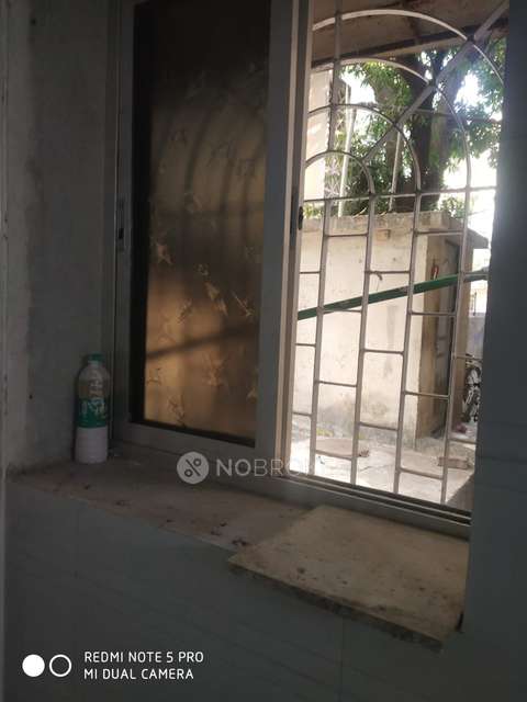 Shop in Vile Parle West, Mumbai for Rent 