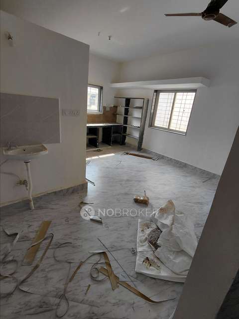2 BHK Flat In Ganga Building, Chandannagar for Rent  In Mahindra Unnati Motors (chandan Nagar)