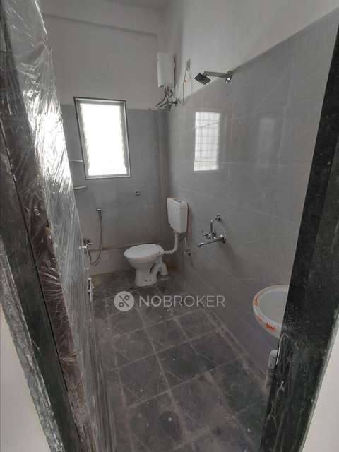 2 BHK Flat In Ganga Building, Chandannagar for Rent  In Mahindra Unnati Motors (chandan Nagar)