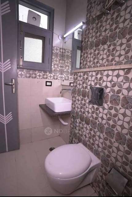 2 BHK Flat for Rent  In Sector 38