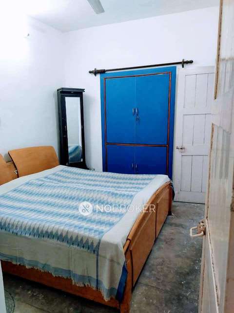 1 BHK Flat In Rose Apartments, Dwarka For Sale  In Dwarka
