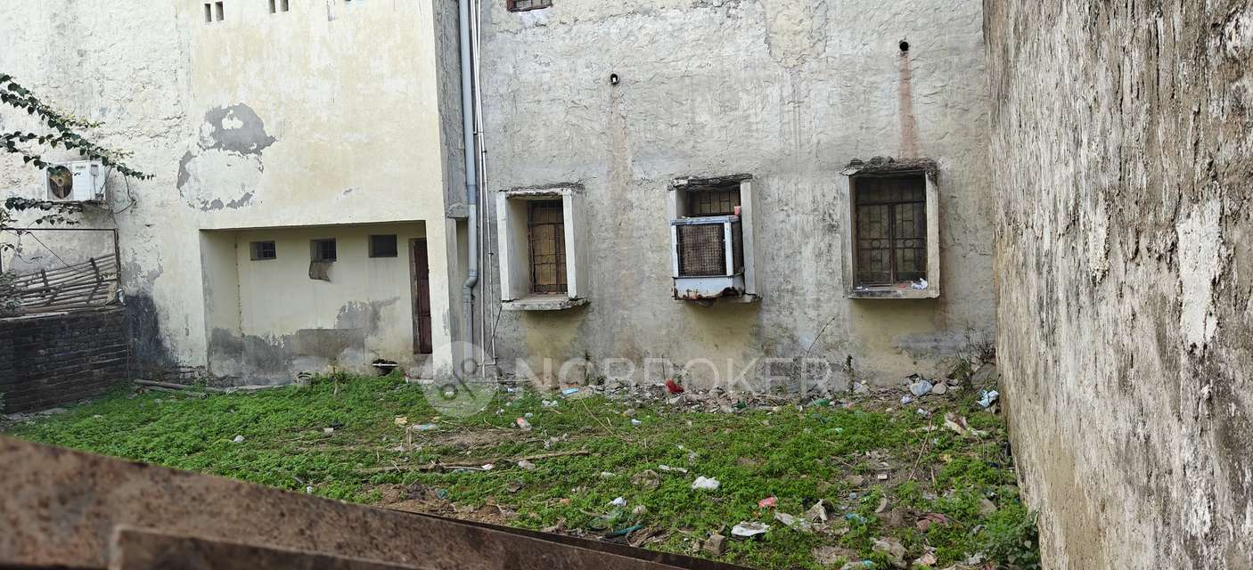 Plot For Sale  In Maruti Kunj Society  In Bhondsi