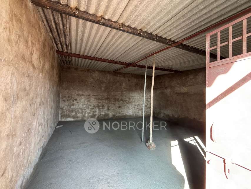 Godown/Warehouse in Prachin Shiv Mandir, Noida for Rent 