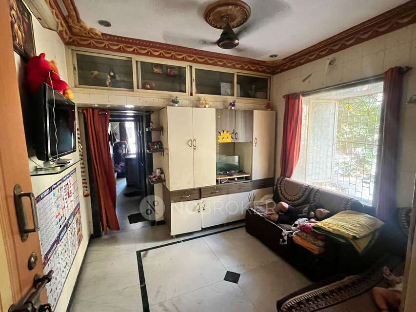 1 RK Flat For Sale  In Kandivali West
