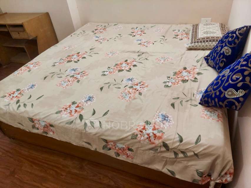 2 BHK Flat In Amrapali Dream Valley High Rise Phase 2 for Rent  In Amrapali Dream Valley Phase 2 High Rise