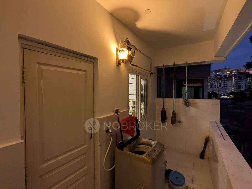 Shared Room for Male In 4 BHK  In Niharika Signature In Gachibowli