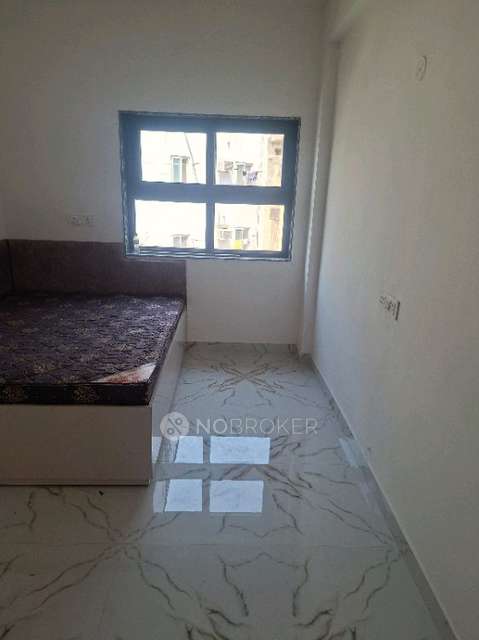1 RK Flat In Unitech Uniworld Gardens for Rent  In Sector 47