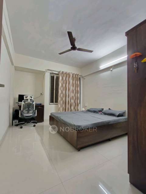 Single Room for Male In 3 BHK  In Magarpatta Casa Feliz Kadawasti In Hadapsar