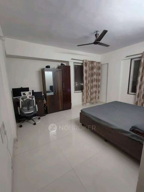 Single Room for Male In 3 BHK  In Magarpatta Casa Feliz Kadawasti In Hadapsar