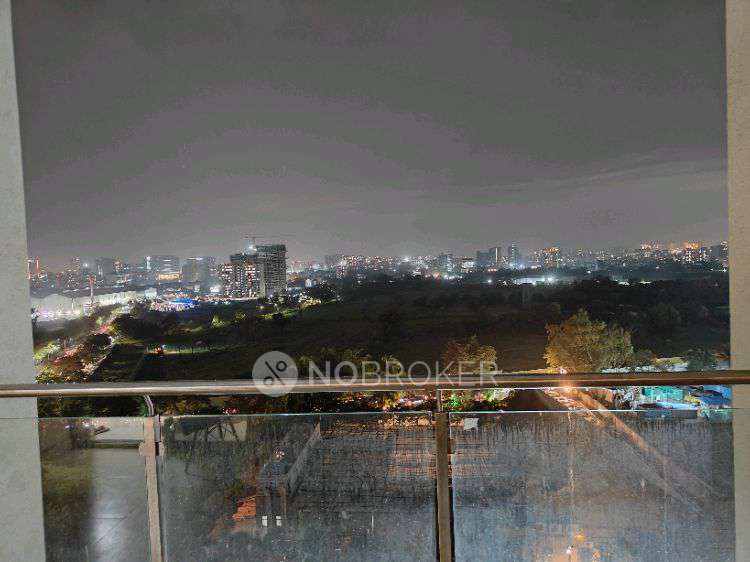 Single Room for Male In 3 BHK  In Magarpatta Casa Feliz Kadawasti In Hadapsar