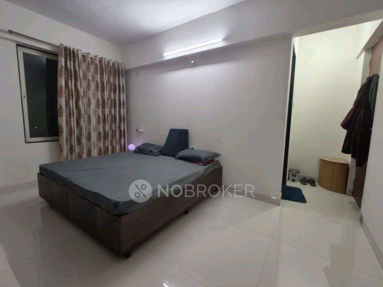Single Room for Male In 3 BHK  In Magarpatta Casa Feliz Kadawasti In Hadapsar