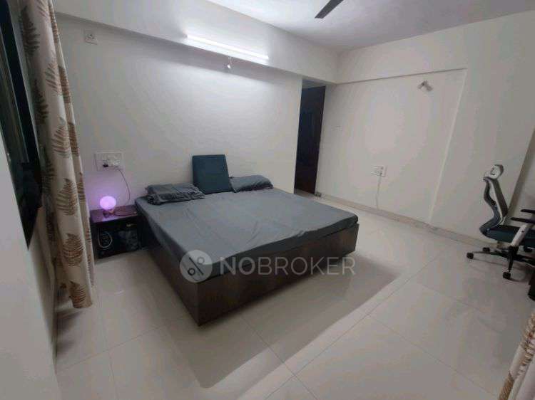 Single Room for Male In 3 BHK  In Magarpatta Casa Feliz Kadawasti In Hadapsar