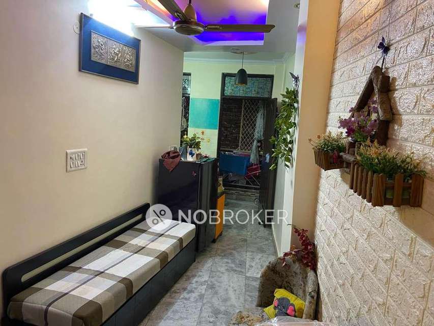 1 RK for Lease  In West Vinod Nagar