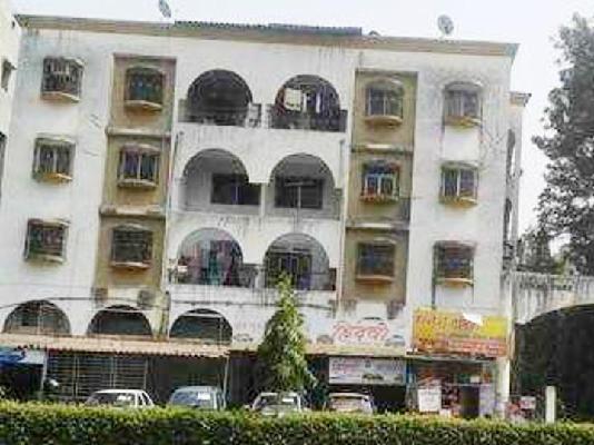 Shared Room for Male In 1 BHK  In Varun Park Co-operative Housing Society. In Pimpri-chinchwad