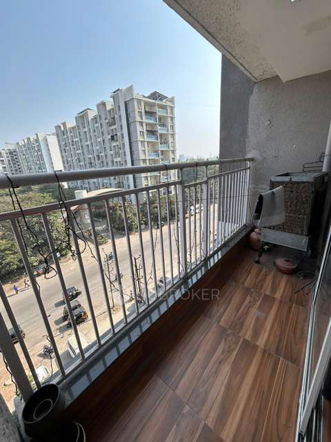 Shared Room for Female In 2 BHK  In Kiarah Terrazo In Hadapsar