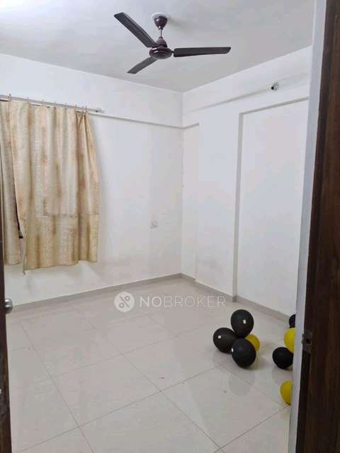 Shared Room for Male In 2 BHK  In Vardhaman Moonstone In Tathwade