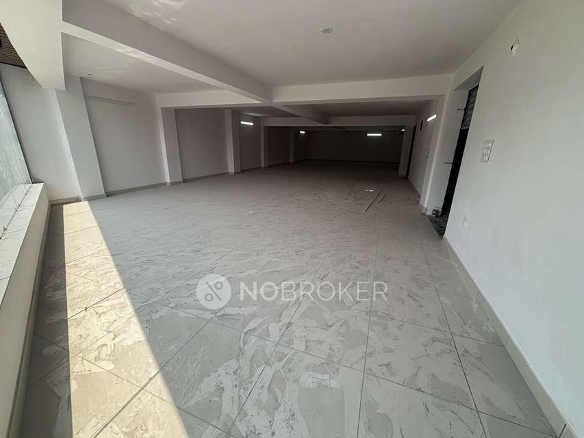 Showroom in Delhi, Delhi for Rent 