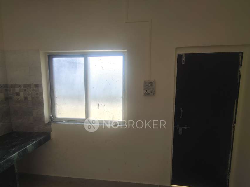 1 BHK Flat In 3rd Floor Above Deep Jyoti Sarees for Rent  In Sahyadri Bazaar