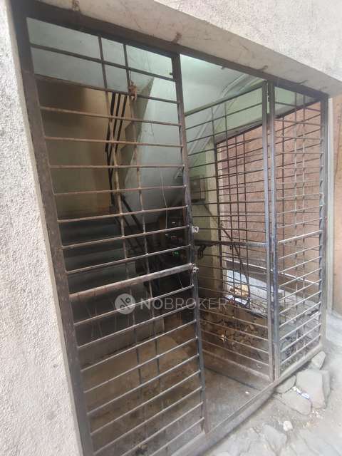 1 BHK Flat In 3rd Floor Above Deep Jyoti Sarees for Rent  In Sahyadri Bazaar