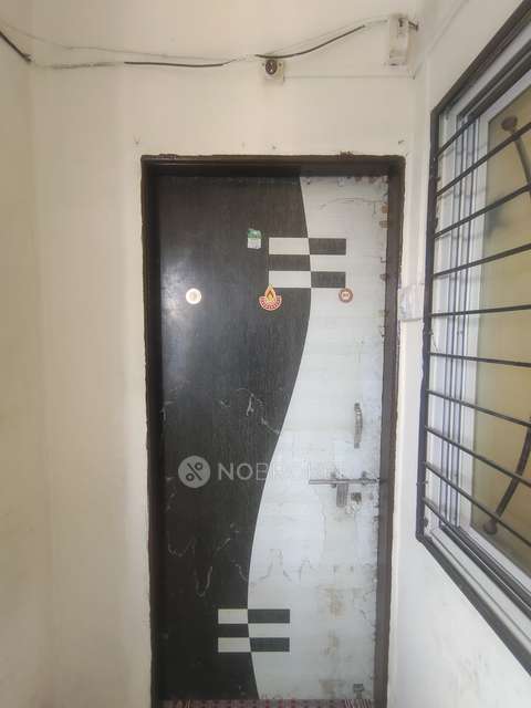 1 BHK Flat In 3rd Floor Above Deep Jyoti Sarees for Rent  In Sahyadri Bazaar