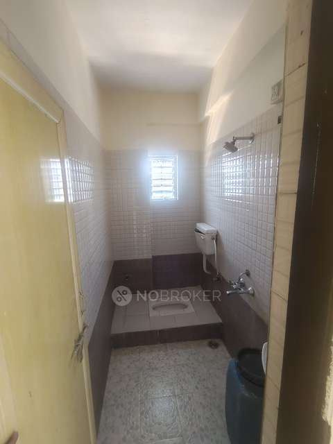 1 BHK Flat In 3rd Floor Above Deep Jyoti Sarees for Rent  In Sahyadri Bazaar