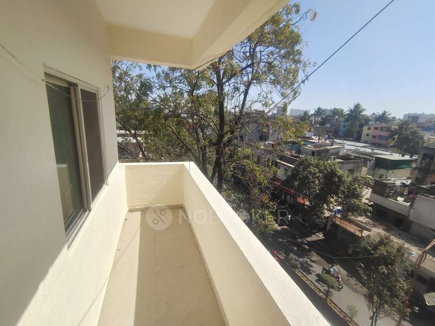 1 BHK Flat In 3rd Floor Above Deep Jyoti Sarees for Rent  In Sahyadri Bazaar