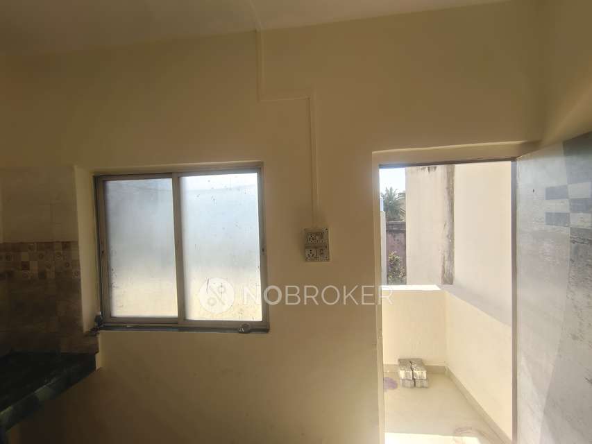 1 BHK Flat In 3rd Floor Above Deep Jyoti Sarees for Rent  In Sahyadri Bazaar