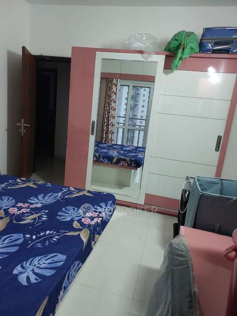 Single Room for Female In 3 BHK  In Godrej Infinity In Keshav Nagar