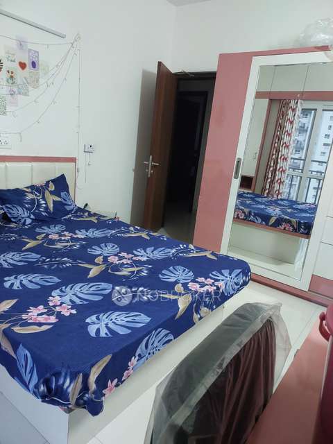 Single Room for Female In 3 BHK  In Godrej Infinity In Keshav Nagar