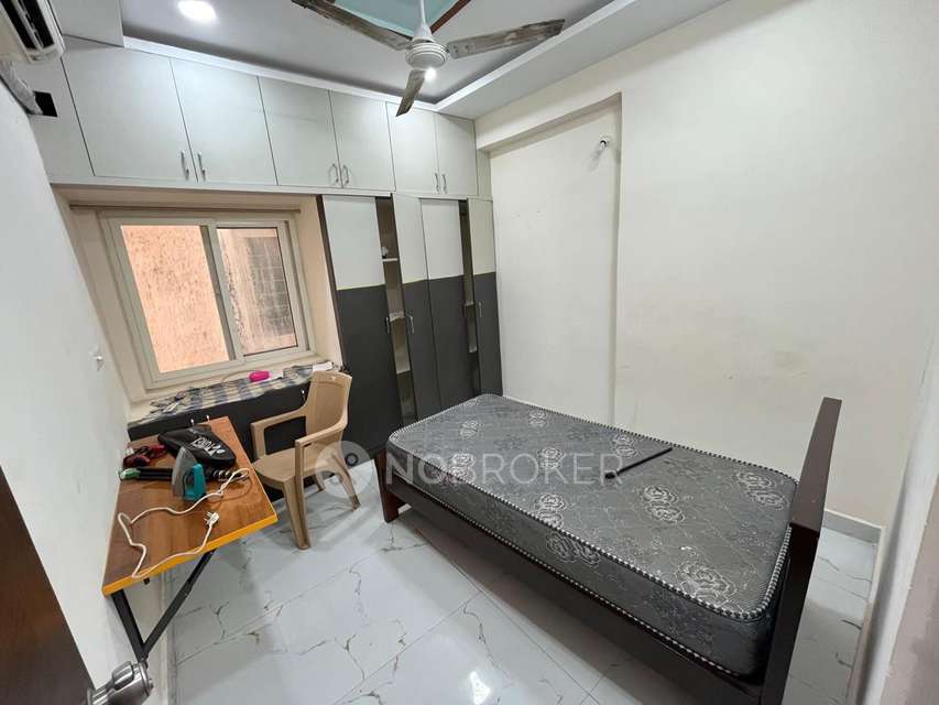 Single Room for  In 3 BHK  In Apartment In Serilingampalle